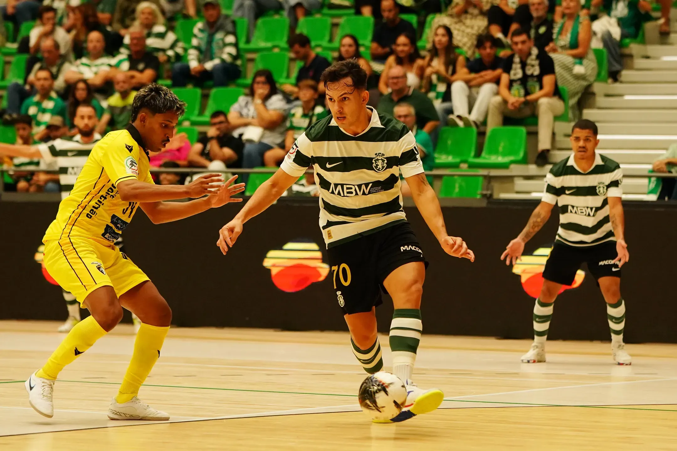 Sporting entra a vencer